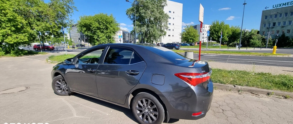 Toyota Corolla cena 52500 przebieg: 130914, rok produkcji 2016 z Warszawa małe 211